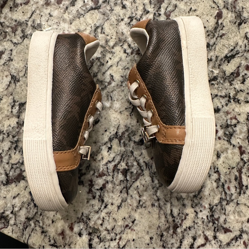 Michael Kors baby/toddler walking size us 5 shoe, uk 4.5, eur 21, cm 11 Brown - Picture 6 of 10